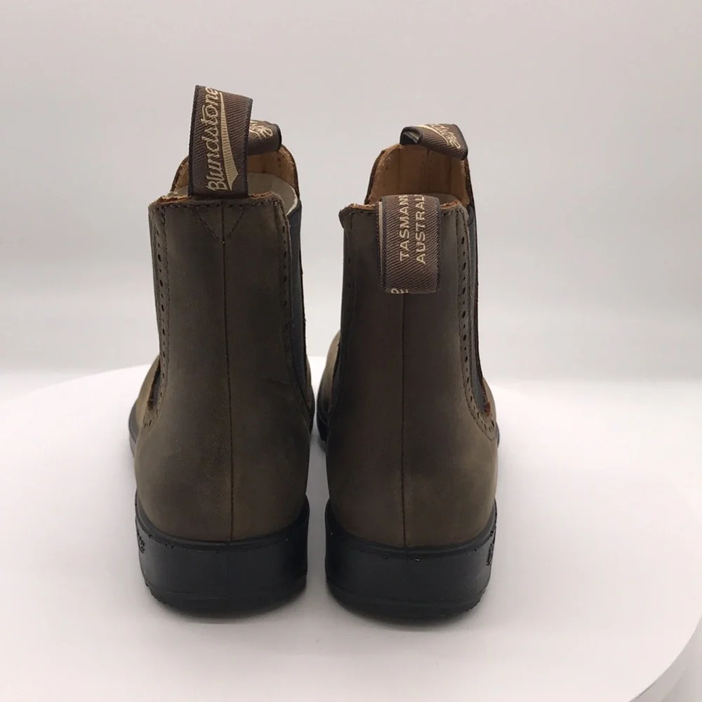 Blundstone unisex  Brown Chelsea Boots size 6.5 mens 8.5 womens US